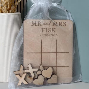 Personalisierte hölzerne Hochzeit Gastgeschenke - Kreuze Tischspiel Gastgeschenk Bild 3