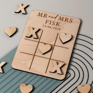 Personalisierte hölzerne Hochzeit Gastgeschenke - Kreuze Tischspiel Gastgeschenk Bild 1
