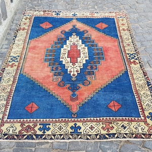 Persian Rug Handwoven Persian Rug: 7.5 x 4.8 ft Vintage Wool Area Rug