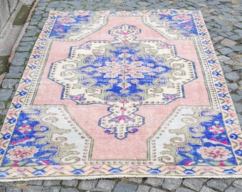 Turkish Area Rug: Handwoven Wool - Vintage Distressed Look