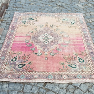 Persian rug Red and color Handmade   Rug , 173 x 140 cm 5.7 x 4.6 feet  no: 1075 Runner Rug Turkish Rug Oushak Rug Persian Rug Handmade Rug