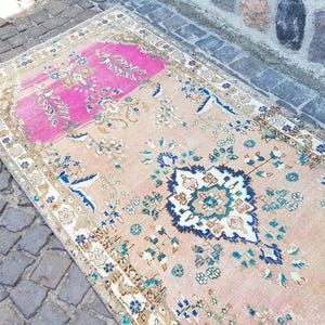 Vintage Persianİ Rug Bohemian Runner Rug, Wool, Muted Pink (Vintage Handmade 9.8 x 3.5 ft) Organic Wool Rug Handwoven Rug Floor Rug Antique image 5