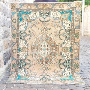 Handmade Wool Persian Rug: Vintage Turkish Style, 5.7 x 4.3 ft
