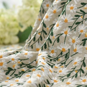 Tessuto di lino e cotone con margherite in 7 colori, tessuto ricamato con fiori di margherite per abito da bambina, abito estivo, abito da bambola, sfondo tagliato su misura