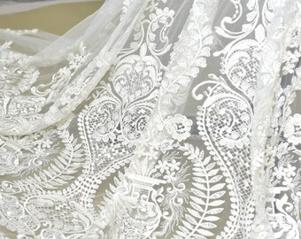 Preciosa tela vintage de encaje bordado con flores y tul blanco roto con cuentas para vestidos de novia, vestidos de noche y vestidos de fiesta.