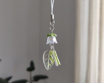 Blattfee Anhänger im Ghibli Stil – Zauberhafter Leaf Fairy Schmuck