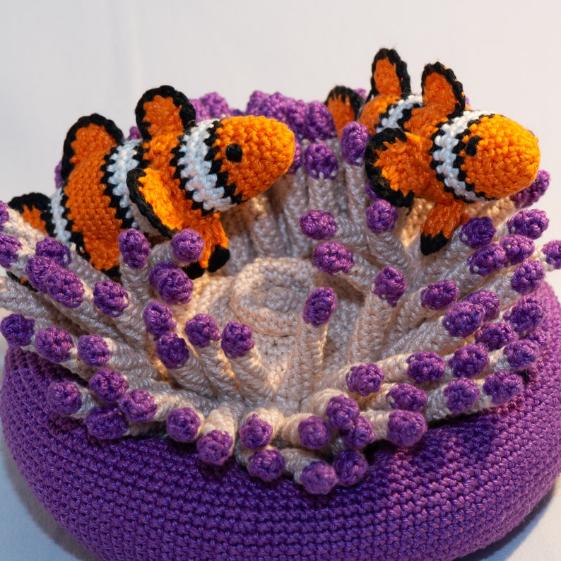 Clownfish with Sea Anemone Crochet Pattern, Amigurumi Fish with Coral, Nino the Clownfish and his Anna the Sea Anemone image 1