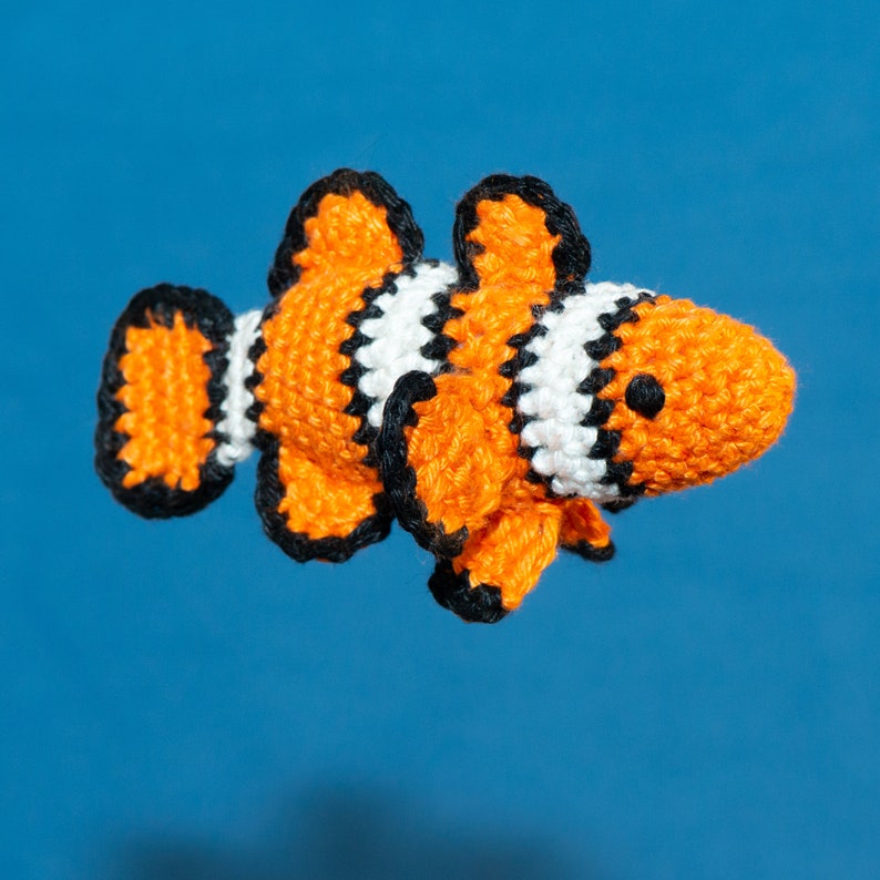 Clownfish with Sea Anemone Crochet Pattern, Amigurumi Fish with Coral, Nino the Clownfish and his Anna the Sea Anemone image 7