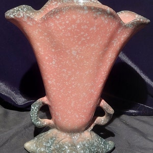 Vintage Hull Art Pottery - Royal - Woodland - #W16 - Gloss Pink with White Spatter and Airbrushed Charcoal Edges - 8 1/2&quot; Vase - 1955-1957&quot;