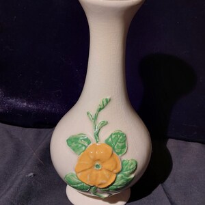 Vintage Hull Art Pottery - Classic - Pattern #T-2 High Gloss Ivory with Yellow Pansy 6 1/2&quot; Vase - 1942-1945
