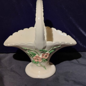 Cesta de cerámica Hull Rosella – n.° R-12, con flores verdes y rosas (tal cual)