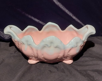 Vintage Hull Fantasy Pottery Bowl – Pink & Gray Novelty #36, 1957-58