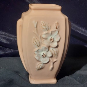 Vintage Hull Art Pottery - Rosella Pattern #R-1 - 5&quot; Vase - White Floral on Coral Body - 1946