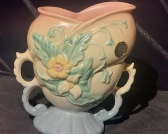 Hull Art Pottery USA 7-8-1/2