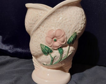 Vintage Hull Art Pottery - Klassisk - Mönster #5 - Högblank rosa med grusig textur och handdekorerad rosa pensé - 15 cm vas - 1942-1945