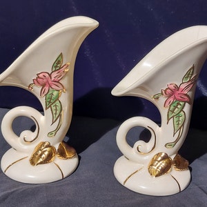 Vintage Hull Art Pottery - Woodland - &quot;Hi-Gloss&quot; Post-1950 Allover White w/Gold Trim - Pattern #W-2 - 5 1/4&quot; Cornucopia - 1952-1954