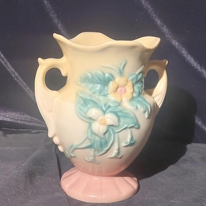 Vintage Hull Art Pottery  - Wildflower W-series Yellow and Dusty Rose #W-4 - 6 1/2&quot; Vase - 1946-1947