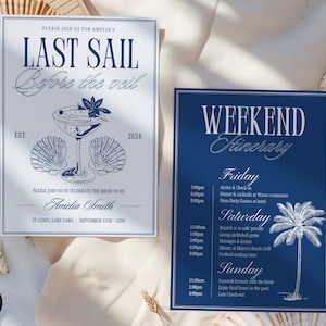 Op de afbeelding: Twee blauwe en witte uitnodigingskaarten voor een vrijgezellenfeestweekend. De eerste kaart zegt "Laatste Vaart Voor de Sluier" met een cocktailglas en schelpen. De tweede kaart zegt "Weekend Reisschema" met een palmboom en een lijst met activiteiten voor vrijdag, zaterdag en zondag.
