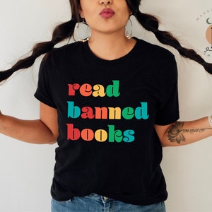 Lesen Sie verbotene Bücher T-shirt Ich bin mit dem verbotenen Aktivismus Shirt Buch Liebhaber Geschenk