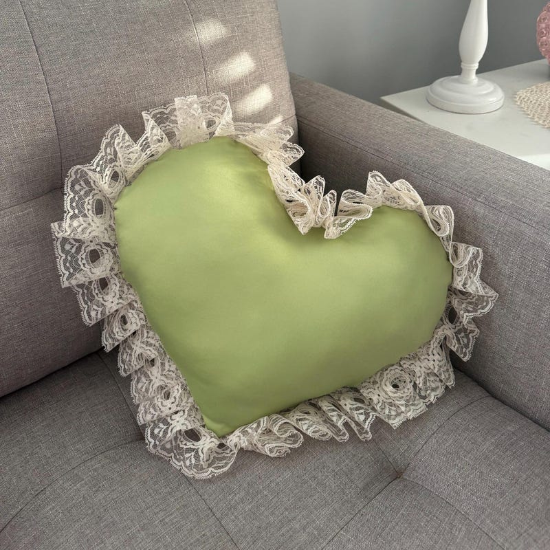 RUFFLED SATIN PILLOWCASE - HEARTS main image 0