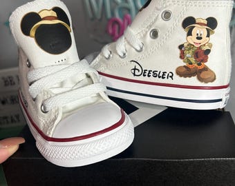Mickey Safari custom Converse