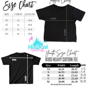 Peut inclure: Un tableau des tailles pour les t-shirts pour enfants et jeunes. Le tableau comprend des mesures en pouces pour la poitrine, la largeur et la longueur. L'image montre &eacute;galement un t-shirt noir avec des mesures.