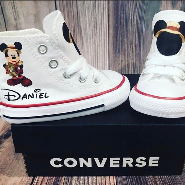 Mickey Safari custom Converse