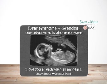 Grandma and Grandpa pregnancy reveal frame, Personalized Pregnancy Announcement, Pregnancy reveal to Grandparents, Grandma and Grandpa to be