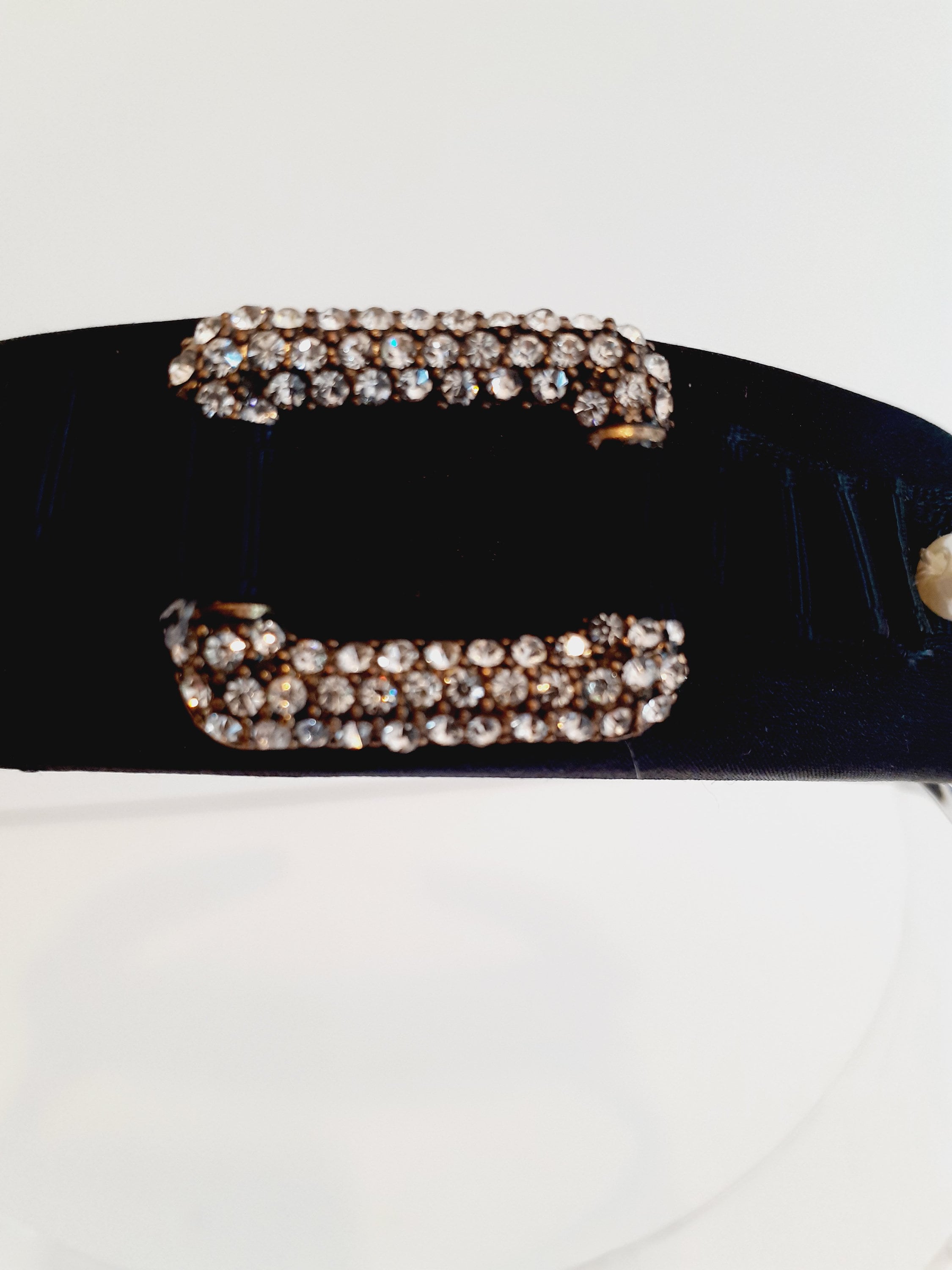 Embellished Pearl Rhinestone Headband NWT – Black Satin Statement Jeweled Pearl Knot Headband - Black main image 3