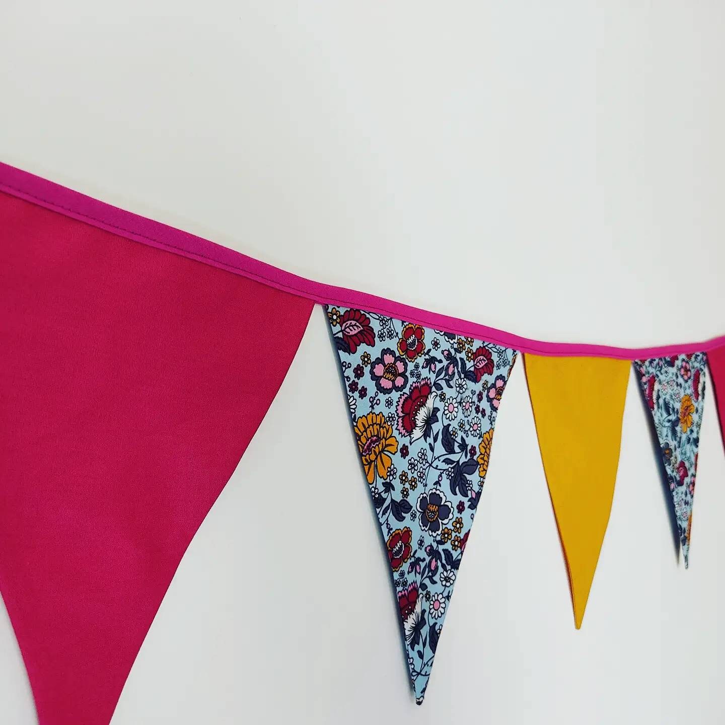 Guirlandes Fanions Personnalisables en Tissus