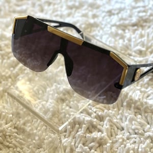 Women sunglesses luxury sunglasses fashion glasses rimless sunglasses gold trim glasses black sunglasses black and gold sunglasses stylish