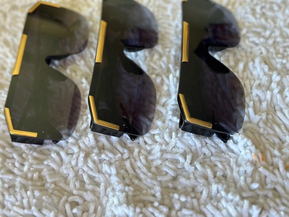 Rimless Shield Sunglasses: Black & Gold Trim, Gradient Lens  display picture 3