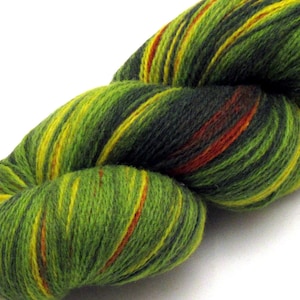 Autumn Gradient Sheepwool Yarn 8/2 Long Self Striping Wool for Sweaters & Shawls, Artistic Knitting Fiber