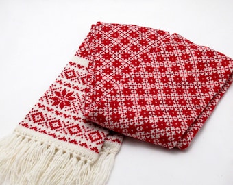 Knitted Wool Scarf: Red & White Scandinavian Winterwear