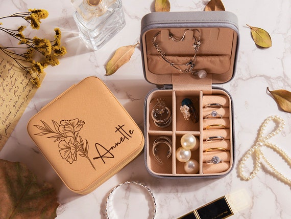 Leather Jewelry Travel Case,birth Flower Jewelry Box,personalized Name  Jewellery Box,mother's Day Gift,bridal Party Gifts,bridesmaid Gifts 