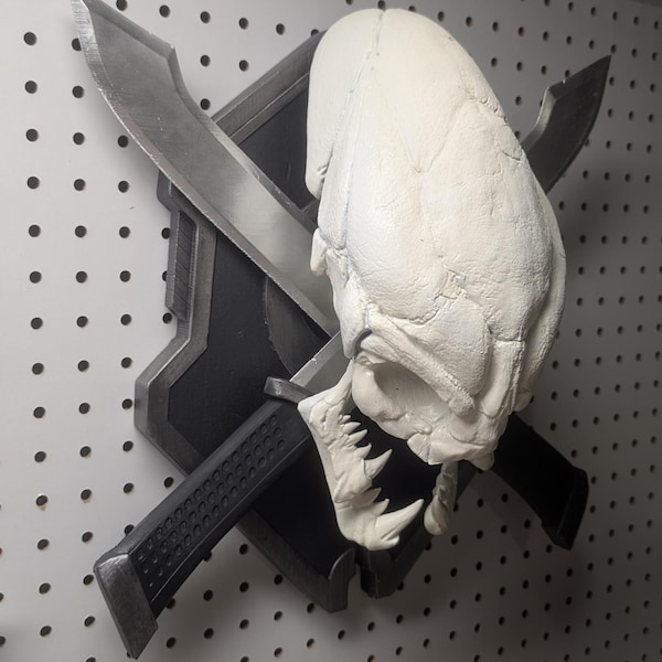 3D Printed Halo Legendary Emblem Wall Hang – Multiple Sizes & Finish Options