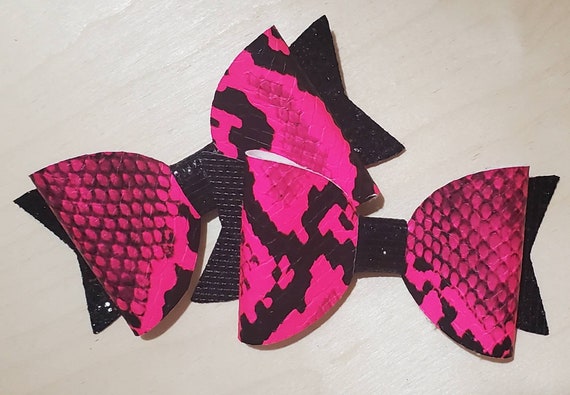 Hair clips bow snake skin Trendy Snake Skin Hair Bow, Holographic Shine, Reptile  main image 2