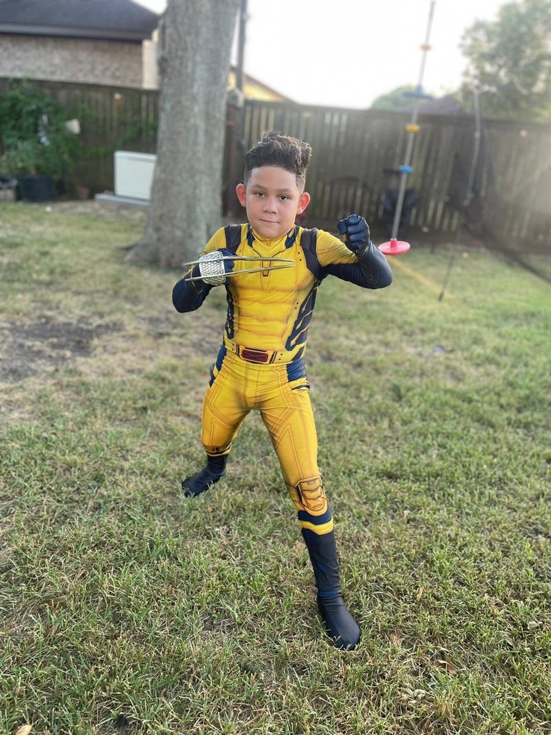 New Wolverine costume from Deadpool 3 movie image 9