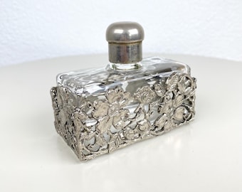 Vintage Crystal Glass Perfume Bottle Silver Tone Flower Decorations Old Art Deco Vanity Scent Bottles Decorative Perfume Flasks