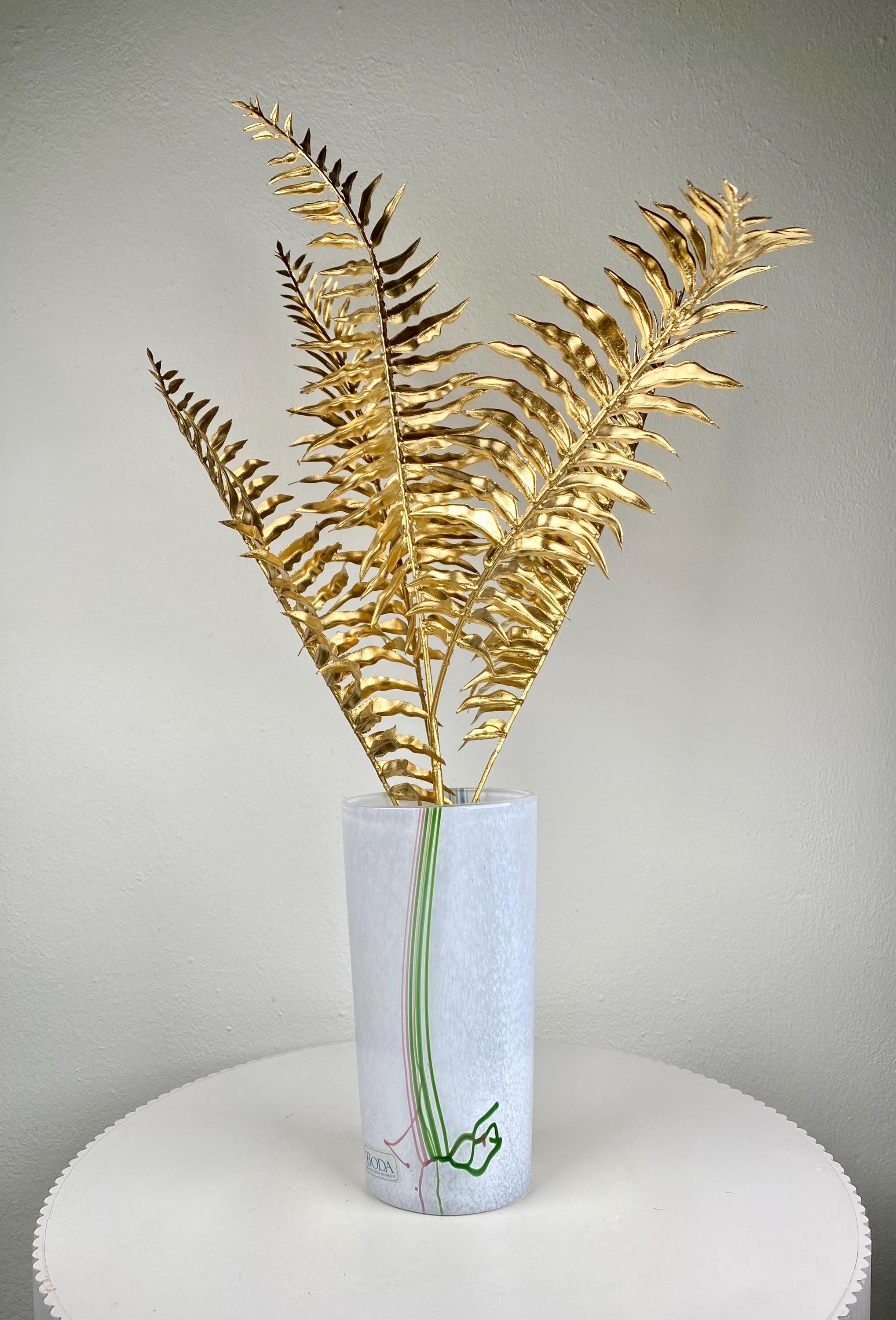 Kosta Boda のヴィンテージ ホワイト アート ガラス花瓶 - Bertil