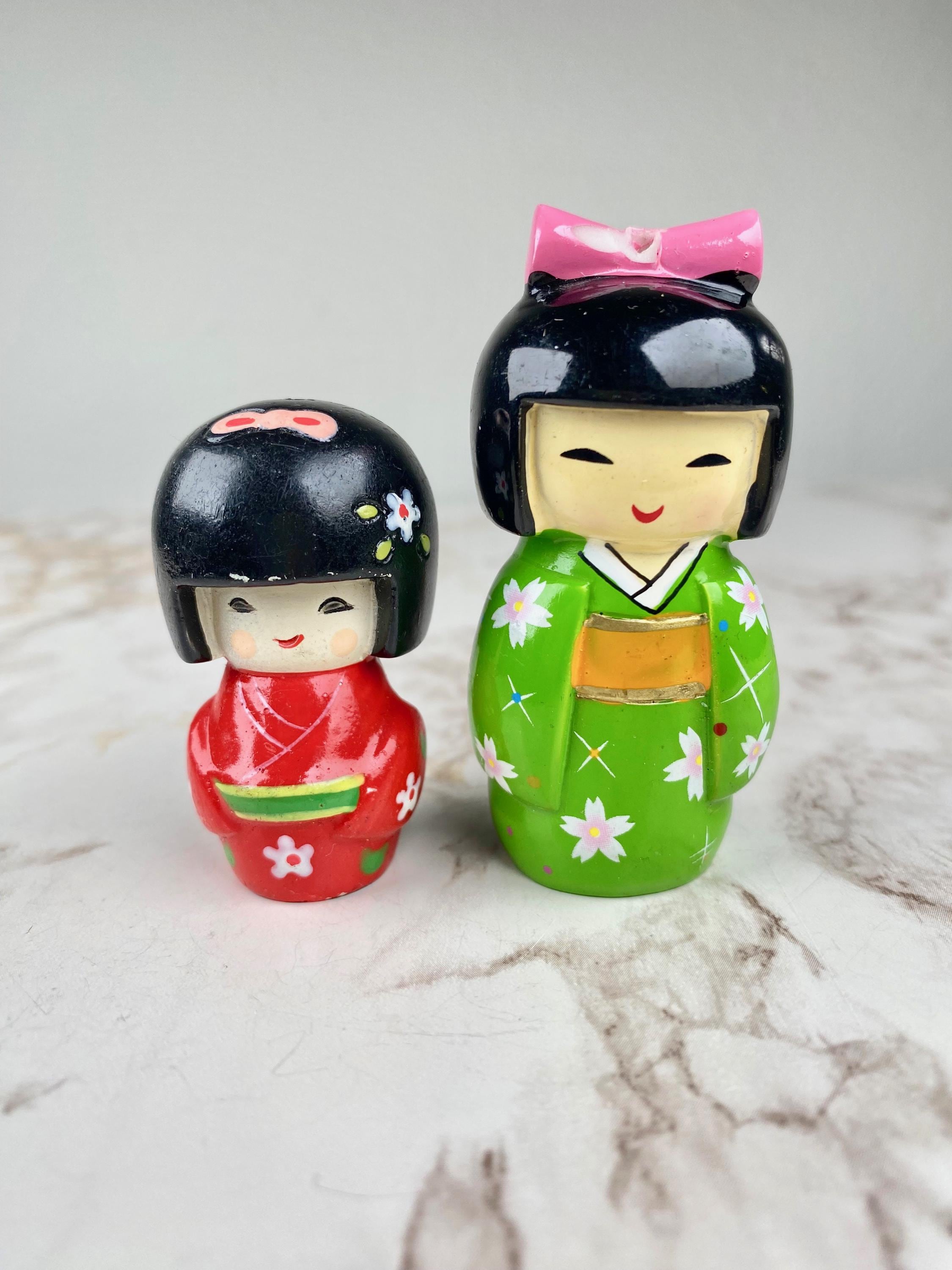 日本の伝統的な縁起の良い芸者人形のヴィンテージこけし人形一対