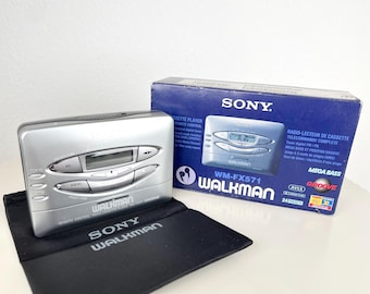 Reproductor de casetes portátil retro Sony Walkman WM-FX571 vintage, completo, en caja, funcionando, de los años 90, con auriculares, en excelente estado.