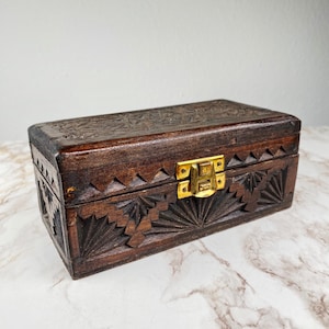 Small Antique Wooden Treasure Chest / Trinket Box / Jewelry / Makeup / Sewing Kit Case with Traditional Dutch Frisian Chip Carvings