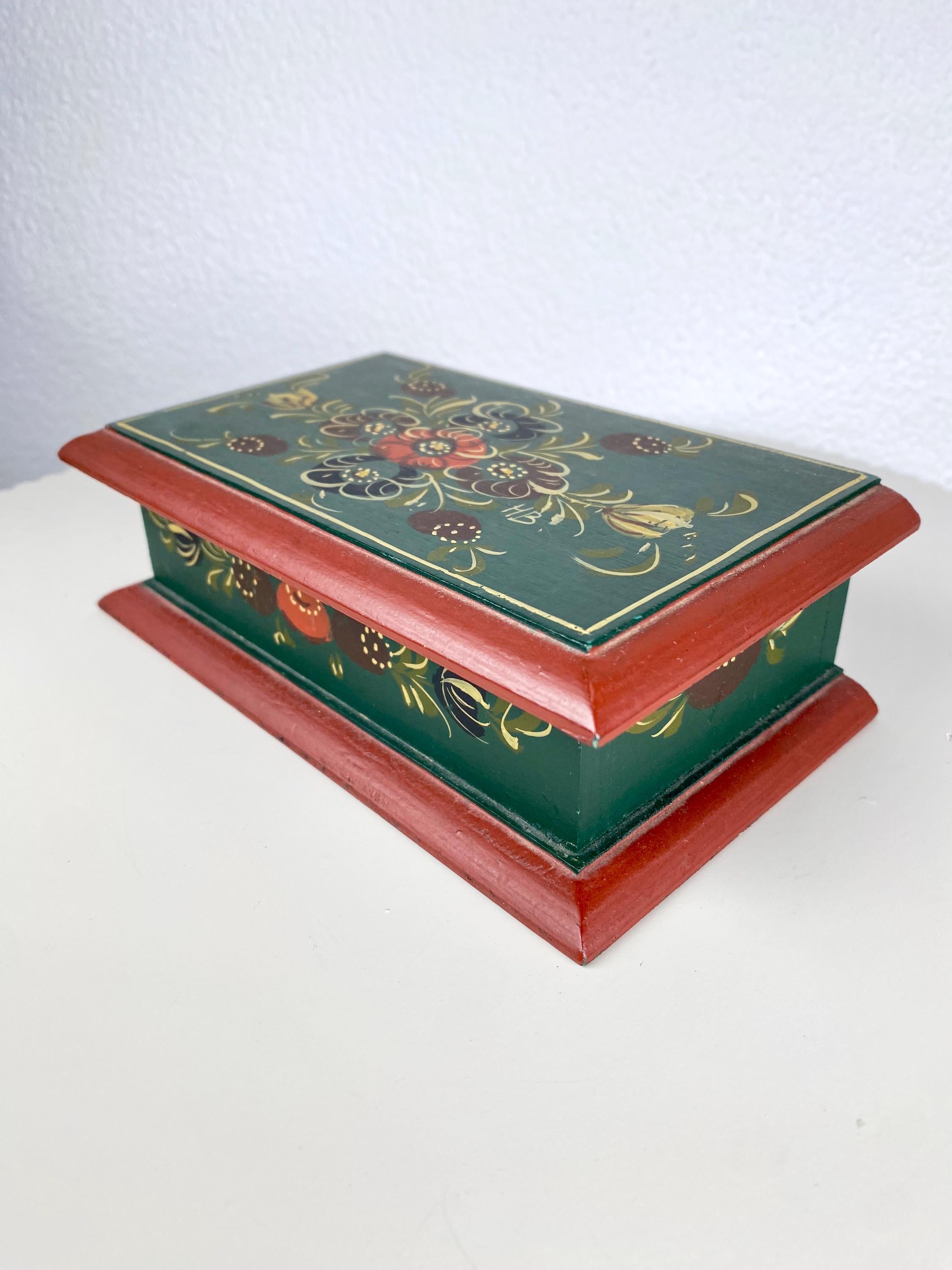 ヒンデローペン　アクセサリーボックス　オランダ伝統工芸品 オランダの伝統工芸:ヒンデローペン | leven met hond in Nederland