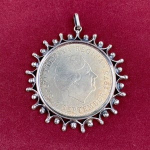 Large 1970s Vintage Dutch Ten Gulden Coin Pendant / Bag Charm / Keychain with Portrait of Dutch Queen Juliana - Numismatics Jewelry