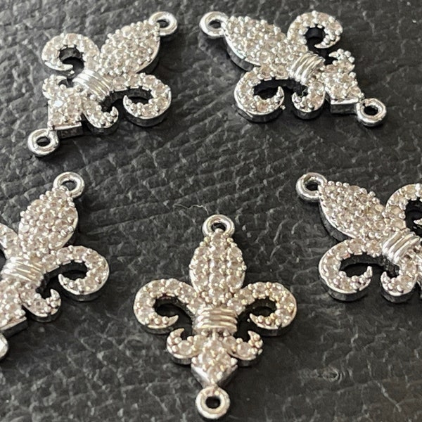 2 connecteurs CZ Fleur De Lise Link Pendentifs en strass plaqués argent Fourniture de bijoux turcs mdla1015B