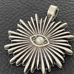 1 Sun Eye Anhänger Silber überzogene Talisman alles sehende Auge Faux-Perle türkischen Schmuck Versorgung mdla1148B