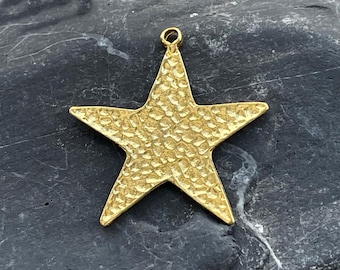 Bold Star Pendant Gold Plated, Hammered Star Double Sided Charm, Jewelry Making Supply Findings, 1544F