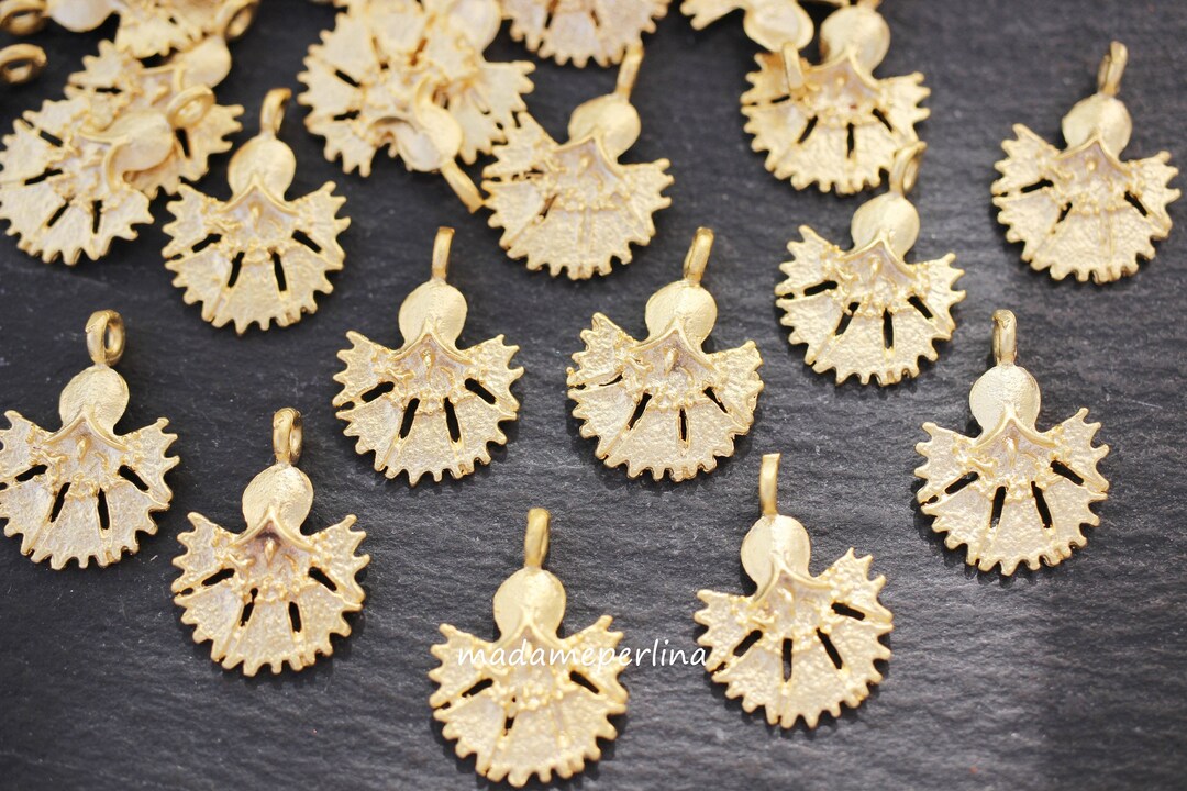 4 Clove Pendant Charms 24k Matte Gold Plated Tulip Floral - Etsy
