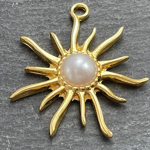 1 Sun Pendant Gold plated Faux Pearl wavy Sun Rays Turkish jewelry supply mdla1321C